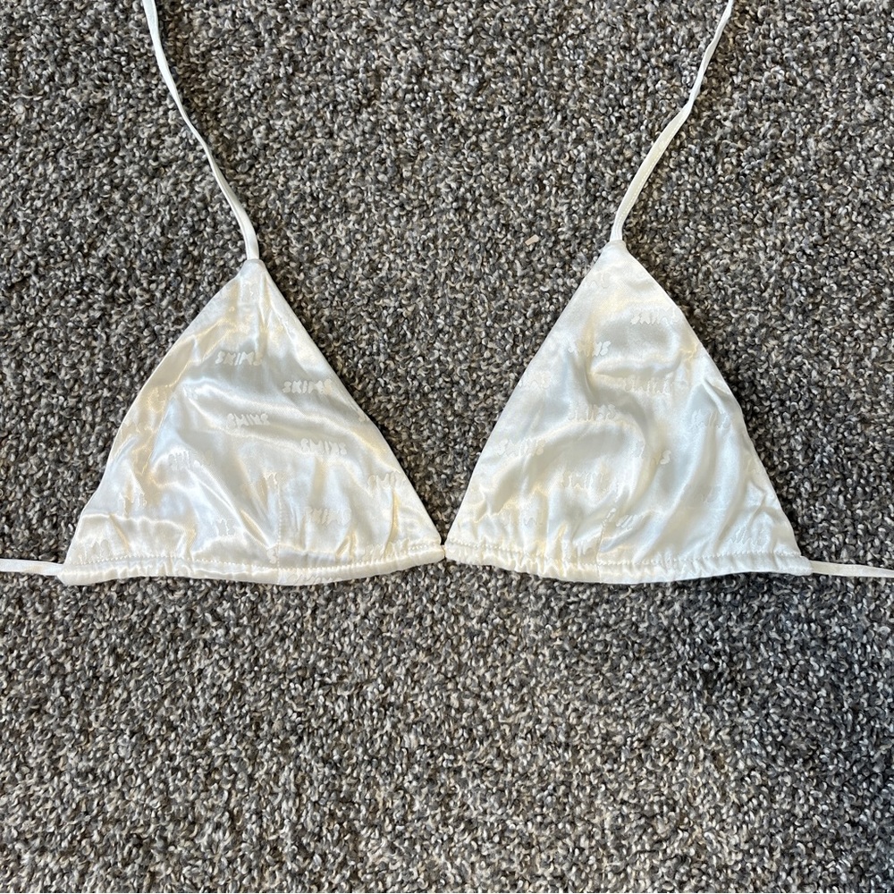 SKIMS Cream Satin Triangle Bralette with Wrap Straps Size L - Picture 5 of 7